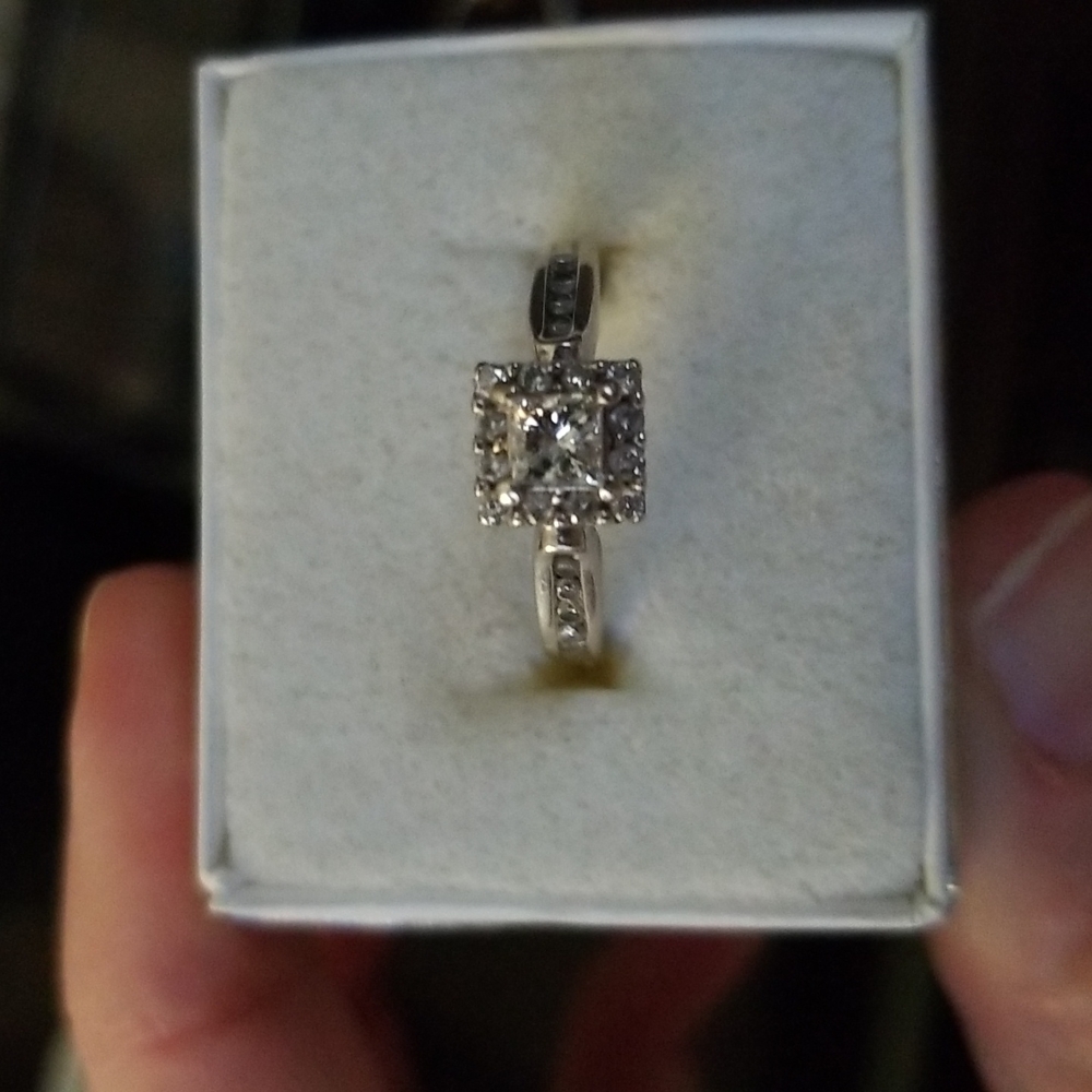 Diamond engagement ring